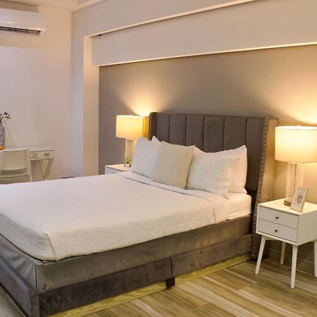 Couple'S Getaway Studio Hotel San Juan Bagian luar foto